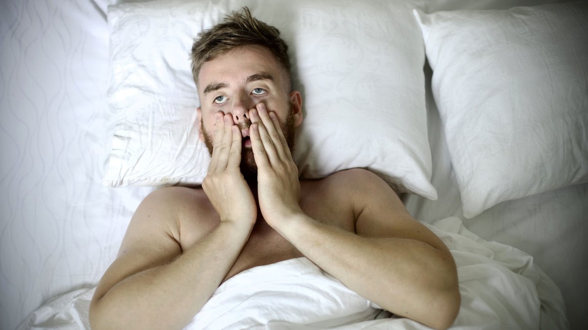 Νυχτερινές κράμπες: Αιτίες, ανισορροπία ηλεκτρολυτών και πώς να σταματήσετε τον πόνο