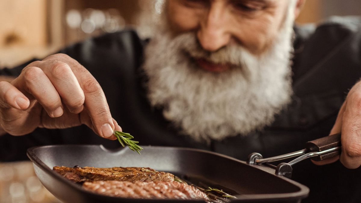 Θέλετε να φτάσετε τα 100; ΜΗΝ γίνετε χορτοφάγοι: Τι αποκάλυψε νέα μελέτη