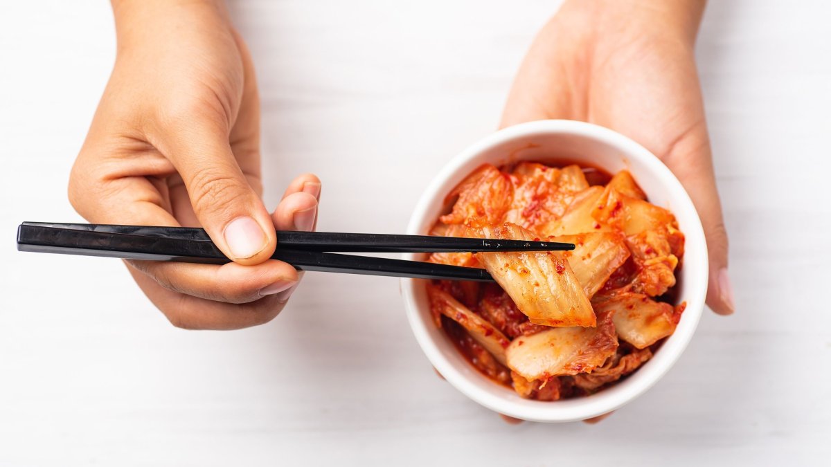 Η κορεατική λιχουδιά που θωρακίζει το ανοσοποιητικό – Το φτιάχνετε πανεύκολα και διατηρείται μήνες