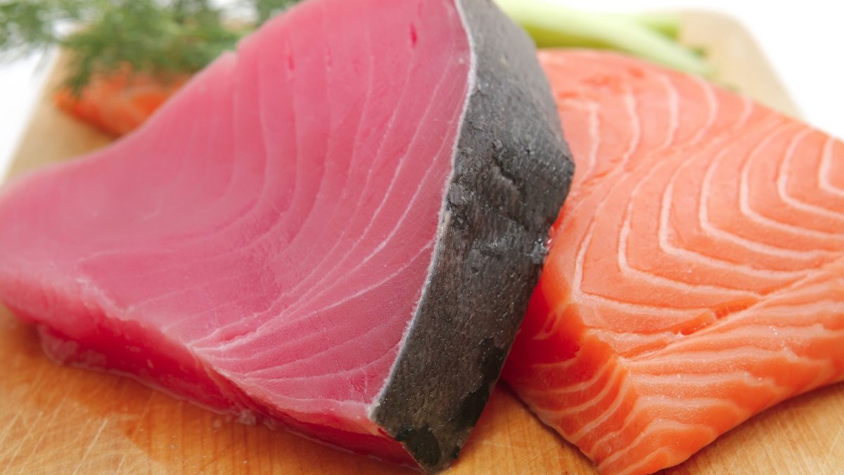 Τόνος ή σολομός; Ποιο είναι καλύτερο για Ω-3 και την υγεία της καρδιάς;