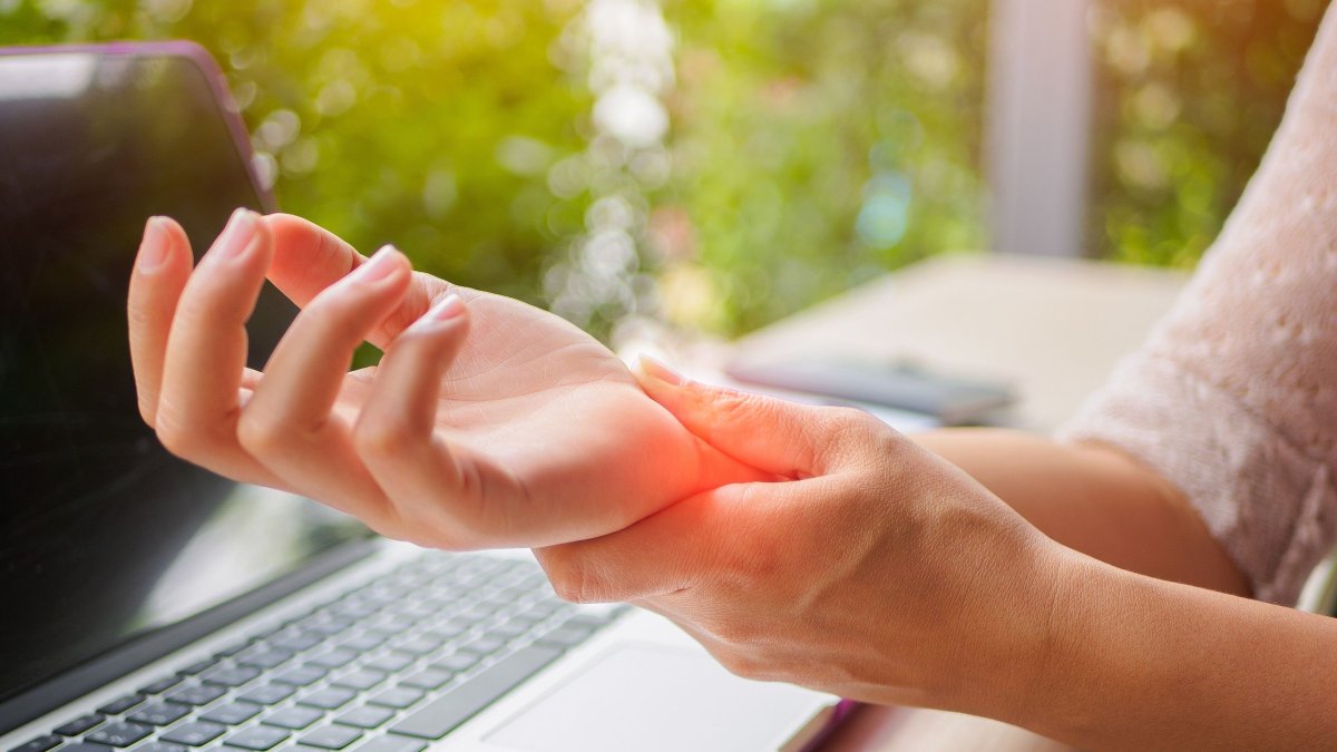 Σύνδρομο καρπιαίου σωλήνα: Ποιες ασκήσεις πρέπει να αποφεύγονται ανάλογα με τη σοβαρότητα