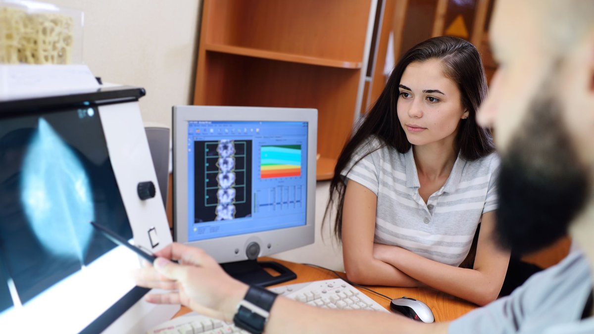 Καρκίνος μαστού: Πώς η Τεχνητή Νοημοσύνη βελτιώνει τον προληπτικό έλεγχο