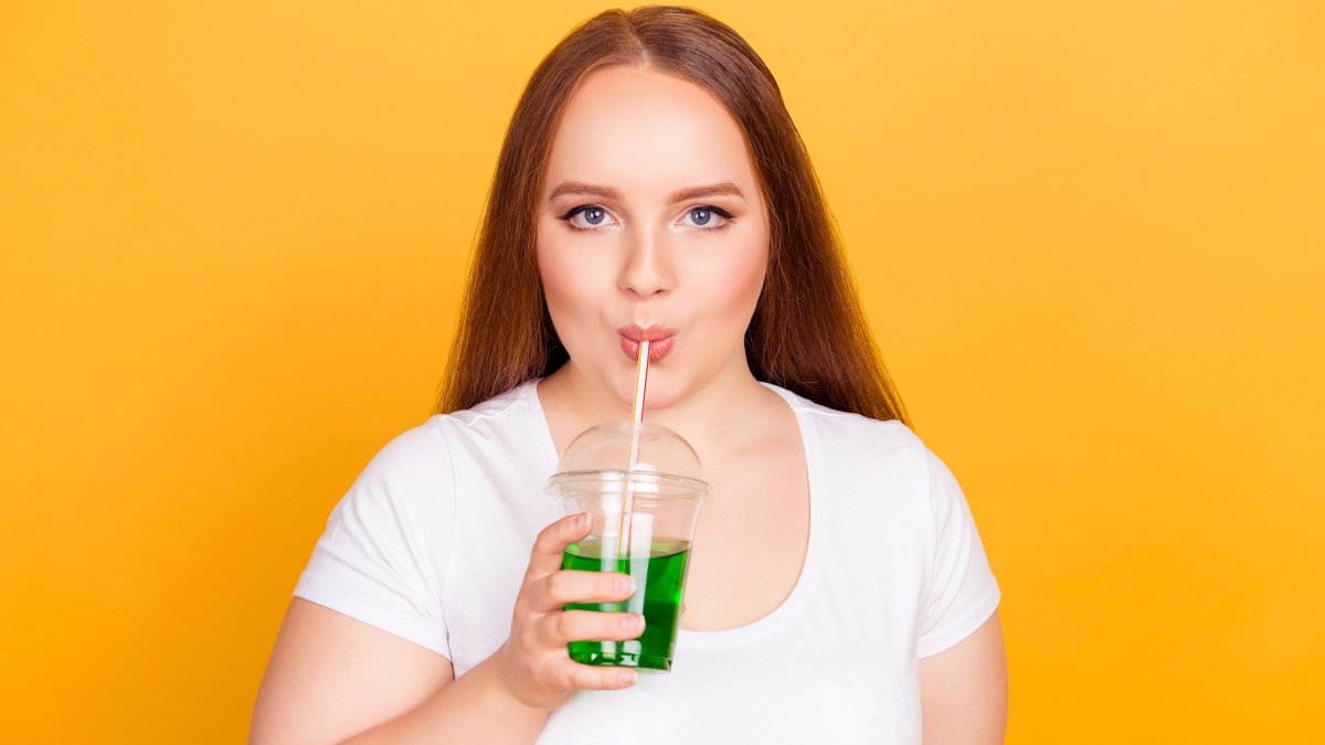 Λίστα με τα τρόφιμα και ποτά που “κόβουμε” για να χάσουμε βάρος