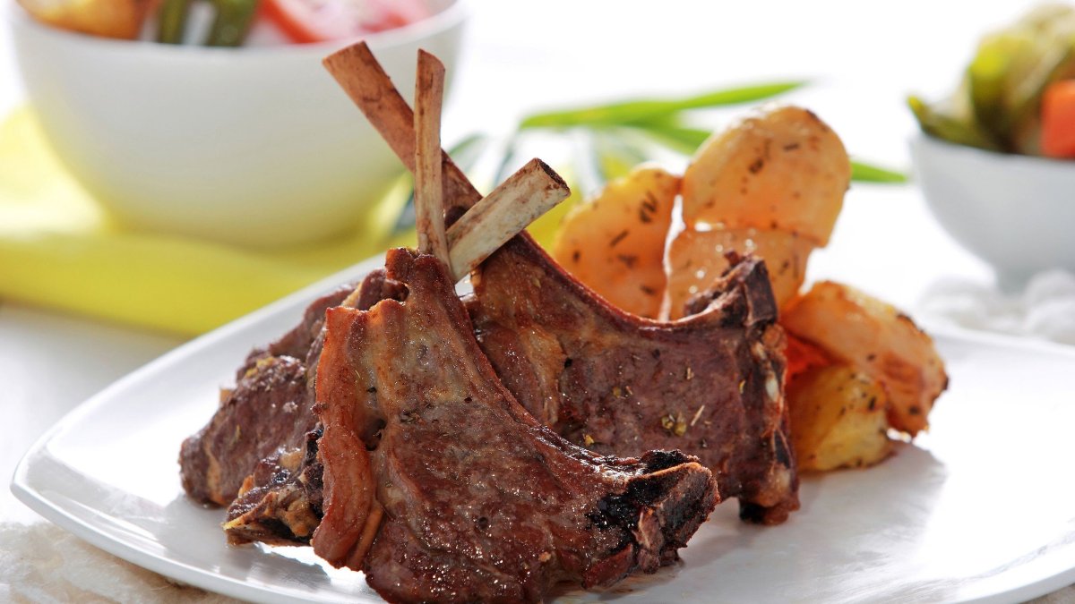 Τι συμβαίνει με χοληστερόλη και αρτηριακή πίεση όταν τρώτε αρνάκι