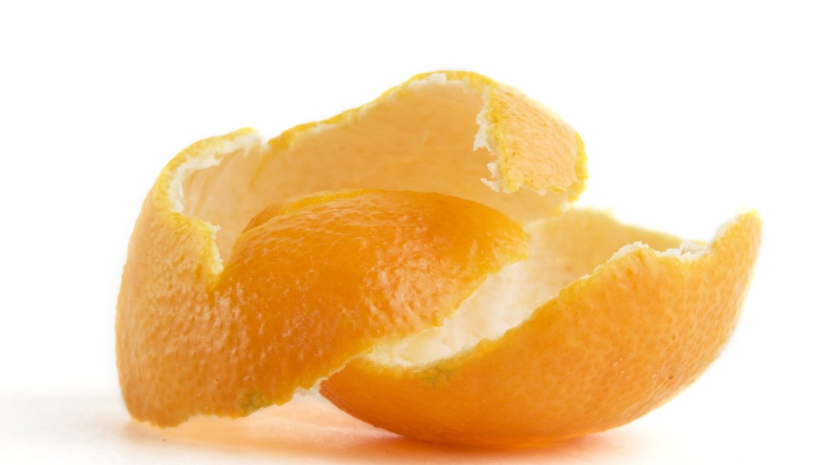 Μην πετάτε τις φλούδες από το πορτοκάλι: Τι θρεπτικά συστατικά κρύβουν