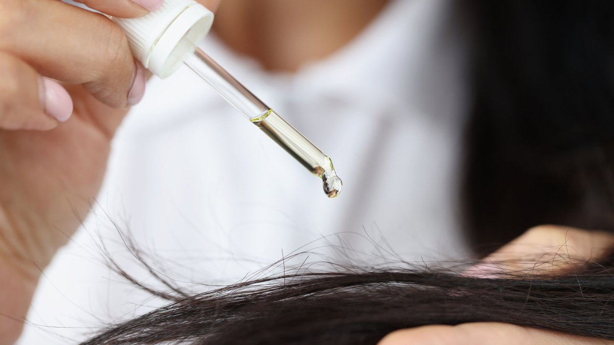 Δύο φυτικά εκχυλίσματα κάνουν τα μαλλιά 29% πιο λαμπερά - Τι αποκάλυψε εργαστηριακή έρευνα