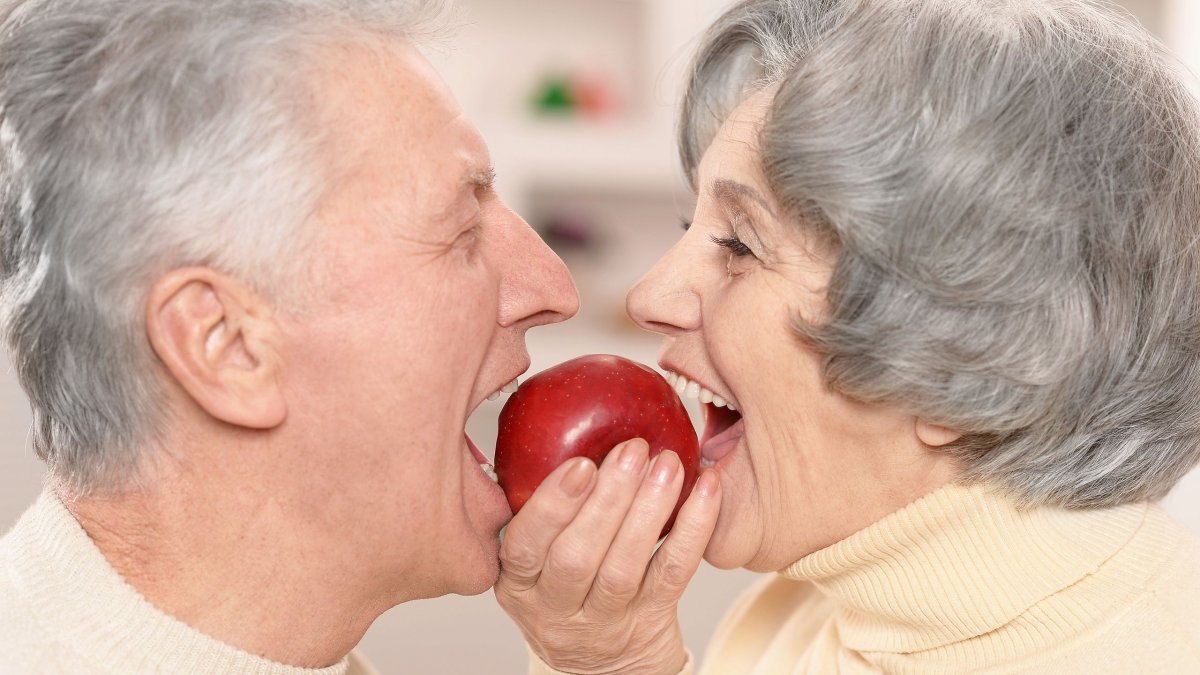 4 δίαιτες που μπορεί να παρατείνουν το προσδόκιμο ζωής ακόμα και αν έχετε «κακά» γονίδια