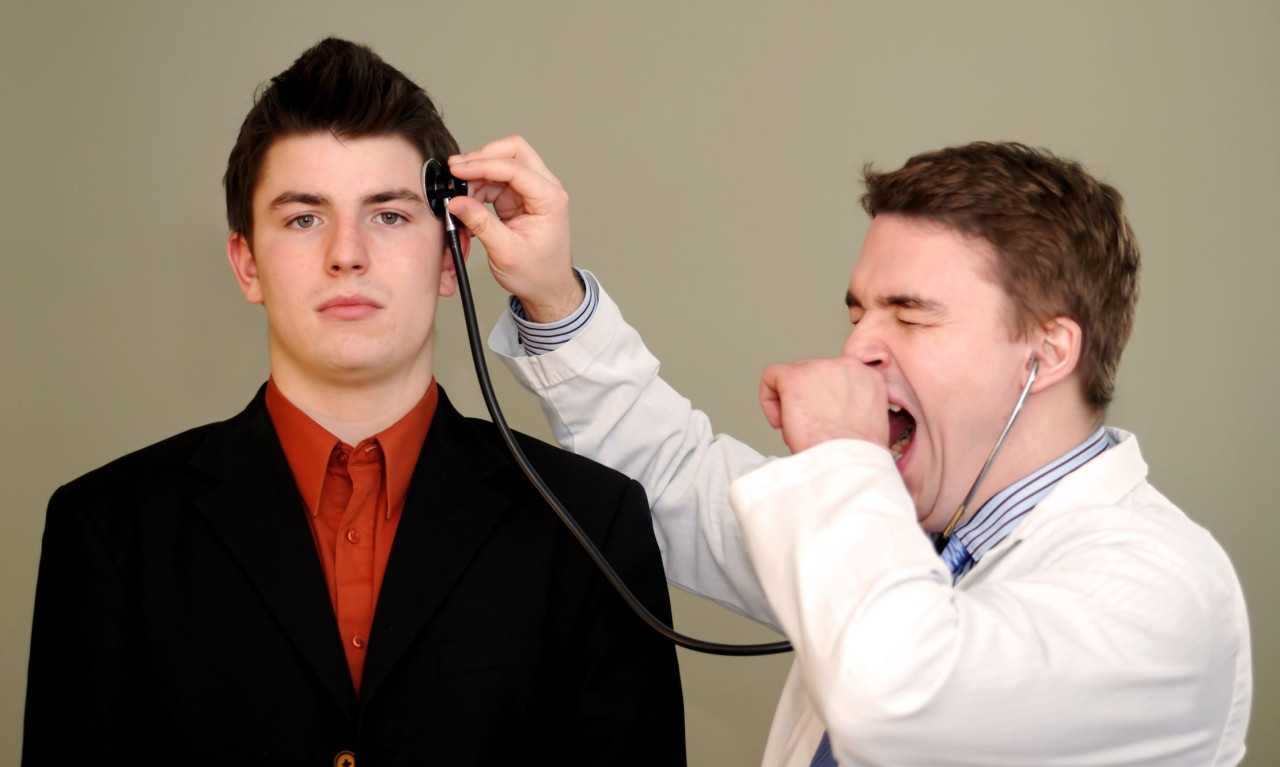 &Tau;&omicron; &chi;&alpha;&sigma;&mu;&omicron;&upsilon;&rho;&eta;&tau;ό &kappa;ά&nu;&epsilon;&iota; &kappa;ά&tau;&iota; &epsilon;&kappa;&pi;&lambda;&eta;&kappa;&tau;&iota;&kappa;ό &sigma;&tau;&omicron;&nu; &epsilon;&gamma;&kappa;έ&phi;&alpha;&lambda;&omicron; - &Tau;&iota; &alpha;&pi;&omicron;&kappa;ά&lambda;&upsilon;&psi;&alpha;&nu; &mu;&alpha;&gamma;&nu;&eta;&tau;&iota;&kappa;έ&sigmaf; &tau;&omicron;&mu;&omicron;&gamma;&rho;&alpha;&phi;ί&epsilon;&sigmaf;