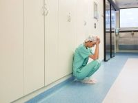 Και οι γιατροί έχουν ψυχολογικά προβλήματα