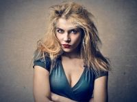 Έρευνα: Πότε οι γυναίκες ζηλεύουν περισσότερο...