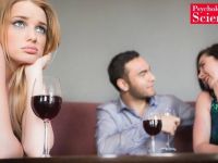 Τα ζευγάρια πιστεύουν ότι «υπερέχουν» των εργένηδων