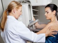 Μαστογραφία: Κάθε πότε πρέπει να γίνεται – Τι ισχύει για τις νέες γυναίκες