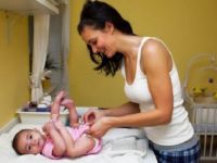 Πώς θα αλλάζετε πάνα και ρούχα στο μωρό σας με ασφάλεια!