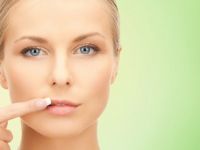 Επιχείλιος έρπης & αποτρίχωση στο μουστάκι: Τι πρέπει να προσέχουν οι γυναίκες