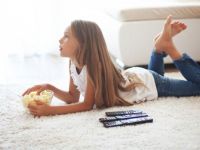 Τηλεόραση & σκελετική υγεία: Ποιο το επιτρεπόμενο όριο για τα παιδιά