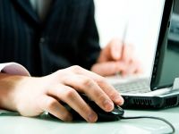 Σύνδρομο καρπιαίου σωλήνα: Τελικά φταίει ο υπολογιστής;