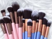 Δες 3 τρόπους να πλύνεις τα πινέλα του μακιγιάζ σου χωρίς να τα καταστρέψεις!