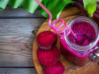 Αντιγηραντικό smoothie με παντζάρι που «λειτουργεί» και ως μάσκα προσώπου!