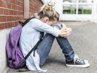 Κατάθλιψη: Με ποια συμπτώματα εκδηλώνεται σε παιδιά και εφήβους