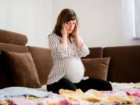 Νεύρα στην εγκυμοσύνη: 10 τρόποι για να τα καταπολεμήσετε και να χαλαρώσετε