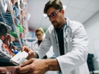 Στη μείζονα ολομέλεια του ΣτΕ το ιδιοκτησιακό των φαρμακείων