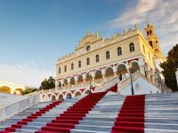 Τι προσέχουμε όταν προσκυνάμε μια εικόνα σε εκκλησία