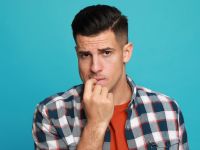 7 αιτίες για τα βαθουλώματα στα νύχια και πώς να τις αντιμετωπίσετε