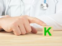 Βιταμίνη Κ: Από ποιες νευροεκφυλιστικές παθήσεις μάς προστατεύει