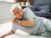 Απίστευτα συχνός τραυματισμός συνδέεται με αυξημένο κίνδυνο άνοιας