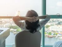 8 μικρές αλλαγές που διευκολύνουν τη ζωή στην εμμηνόπαυση