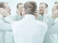 Σχιζοφρένεια: Επιβεβαιώθηκε θεωρία 50 χρόνων για όσους “ακούν φωνές” στο κεφάλι τους