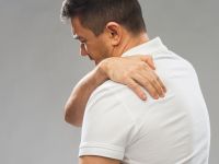 Καρκίνος πνεύμονα: Πιθανό σημάδι ο πόνος στην πλάτη – Τι θα νιώσετε