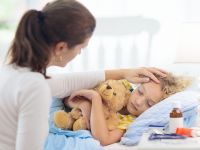 Τι να κάνετε στο σπίτι αν το παιδί έχει κολλήσει αναπνευστικό συγκυτιακό ιό