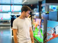 Αξίζει τελικά μια Ultra-HD TV; Οι επιστήμονες μέτρησαν το όριο ανάλυσης του ανθρώπινου ματιού