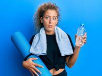 Πόσο νερό είναι αρκετό για υγιή νεφρά και επίπεδα ουρικού οξέος