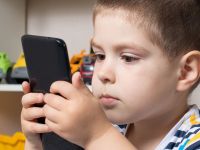 Πώς θα καταλάβετε ότι το παιδί δεν βλέπει καλά - Πότε συνταγογραφούνται γυαλιά