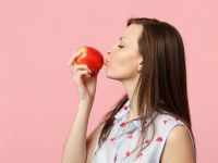 Ποιες τροφές ανακουφίζουν από τις αιμορροΐδες