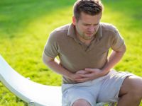 Γαστρεντερίτιδα: Όλα τα πιθανά συμπτώματα – Πότε εμφανίζονται, πόσο διαρκούν