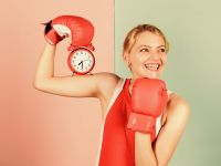 Ποια ώρα της ημέρας τα επίπεδα κορτιζόλης είναι υψηλότερα — Τι σημασία έχει για την υγεία σας