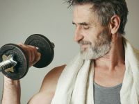 Πόσες ημέρες την εβδομάδα πρέπει να γυμνάζεστε για διατήρηση μυϊκής μάζας μετά τα 40;
