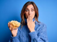 Τα υπερεπεξεργασμένα τρόφιμα συνδέονται με 12 χρόνιες παθήσεις