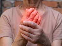 Καυστικός πόνος και πρήξιμο στο δέρμα; Ίσως έχετε ερυθρομελαλγία