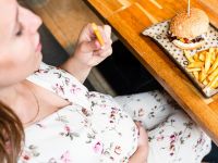 Η μυρωδιά του μπέικον μας προδιαθέτει για παχυσαρκία ακόμα και μέσα στην μήτρα – Απίστευτη έρευνα