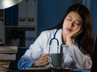 Ποιος τύπος μαγνησίου βοηθάει τον ύπνο όσων εργάζονται σε νυχτερινές βάρδιες