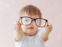 Νέα γυαλιά εγκεκριμένα από τον FDA μπορούν να επιβραδύνουν την μυωπία στα παιδιά