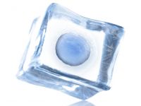 Κατάψυξη ωαρίων: Ποια είναι η διαδικασία και τι πρέπει να γνωρίζετε πριν προχωρήσετε