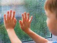 Τα συμπτώματα υγείας από την υγρασία στο σπίτι τον χειμώνα – Πώς να την μειώσετε