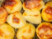 Οι πιο υγιεινές πατάτες φούρνου που λιώνουν – Τι προσφέρουν