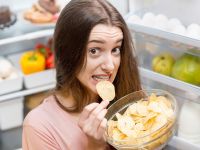 Τι σνακ να επιλέγετε το βράδυ όταν προσπαθείτε να χάσετε βάρος