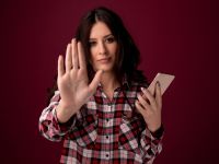 Τα social media, όχι τα videogames, συνδέονται με τη ΔΕΠΥ στα παιδιά - Έρευνα